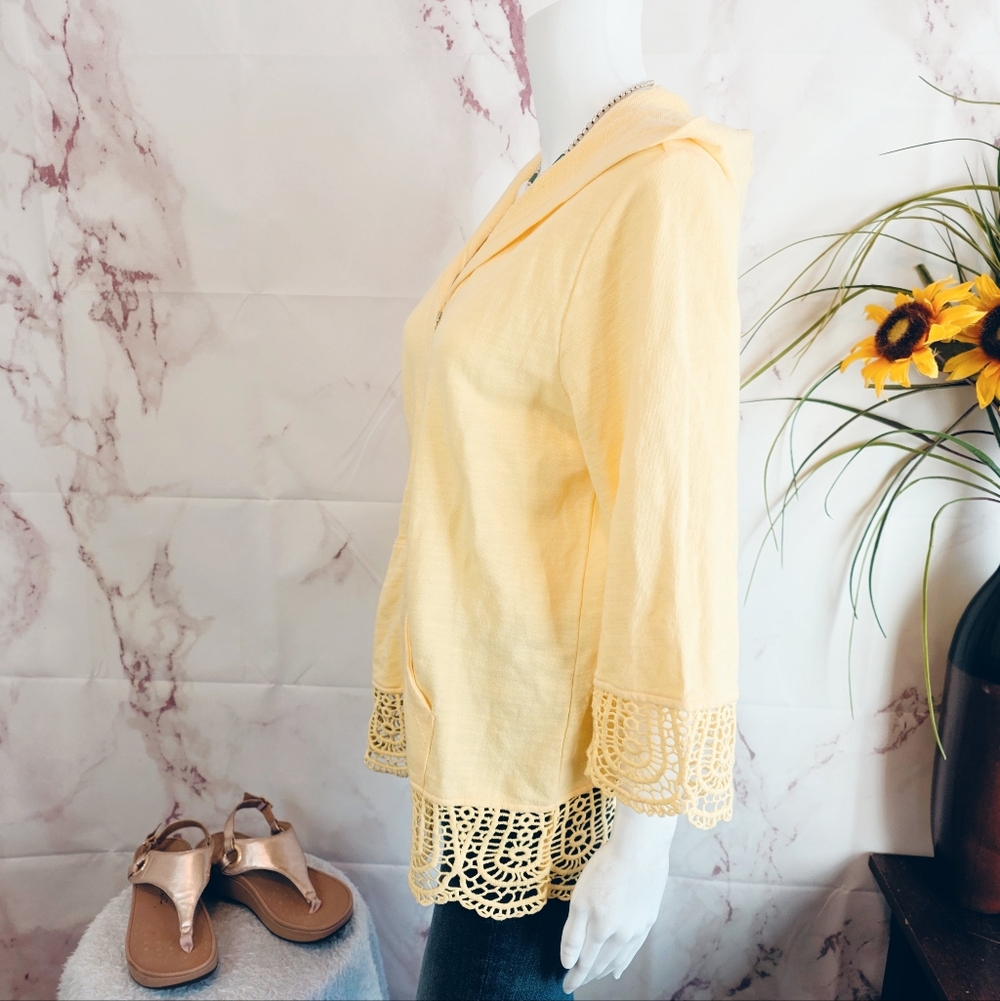 Chicos Zenergy Spring Yellow Hoodie Jacket Size 1 Or M Lace Trim Zip Lightweight - Picture 4 of 6